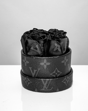 Load image into Gallery viewer, PETITE NOIR BOUQUET
